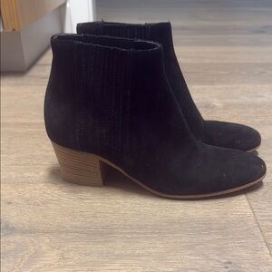VINCE. block heel suede Ankle Boots 8.5